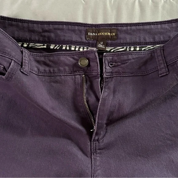 Dana Buchman - Picture 7 of 9